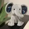 Ollie Olifant geboorte knuffel met naam en geboorte gegevens grijs nijos.nl sfeerfoto
